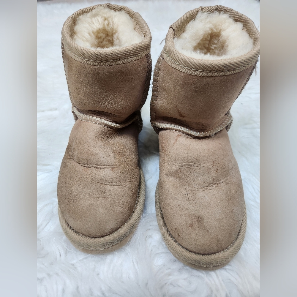 UGG Since 1974 Kids Classic Mid Natural size 11/12